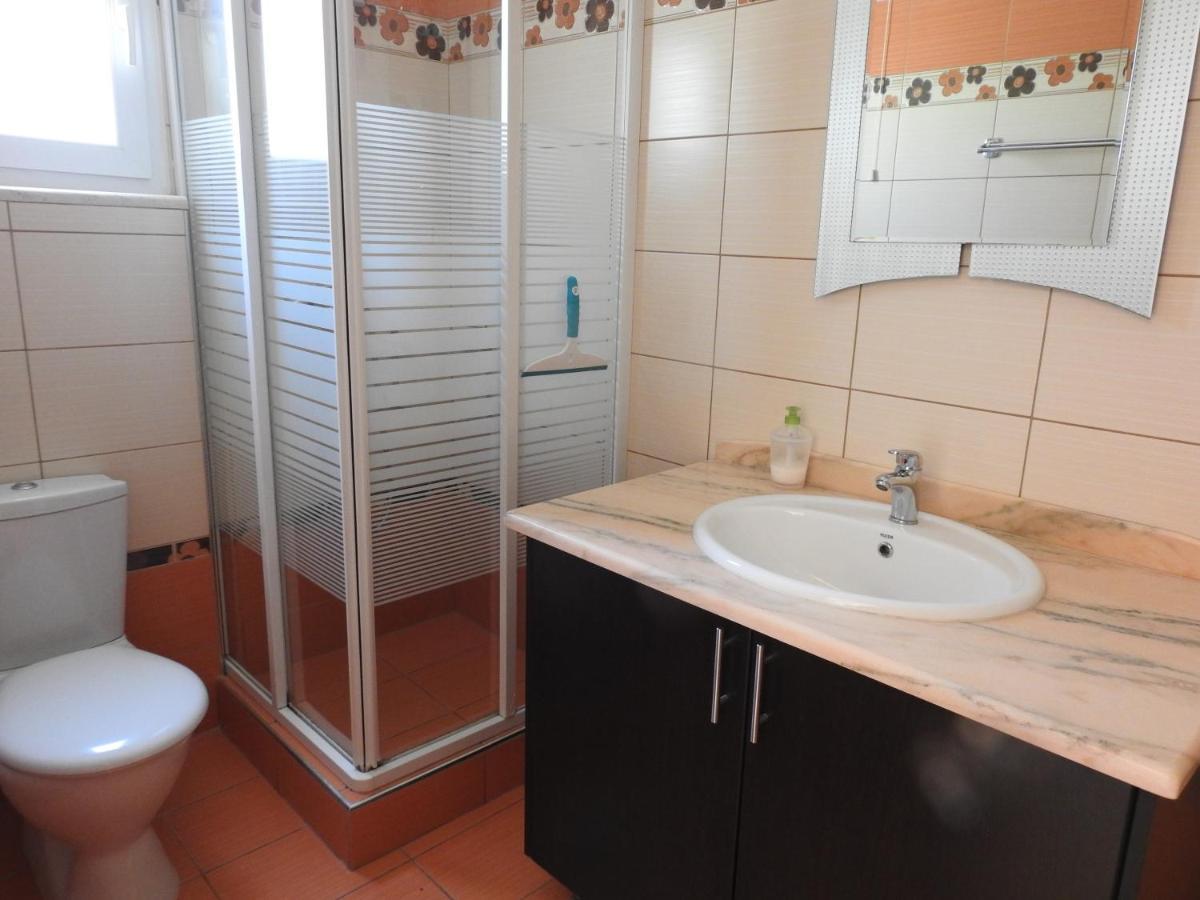 Athena Apartments Vitalades Bagian luar foto
