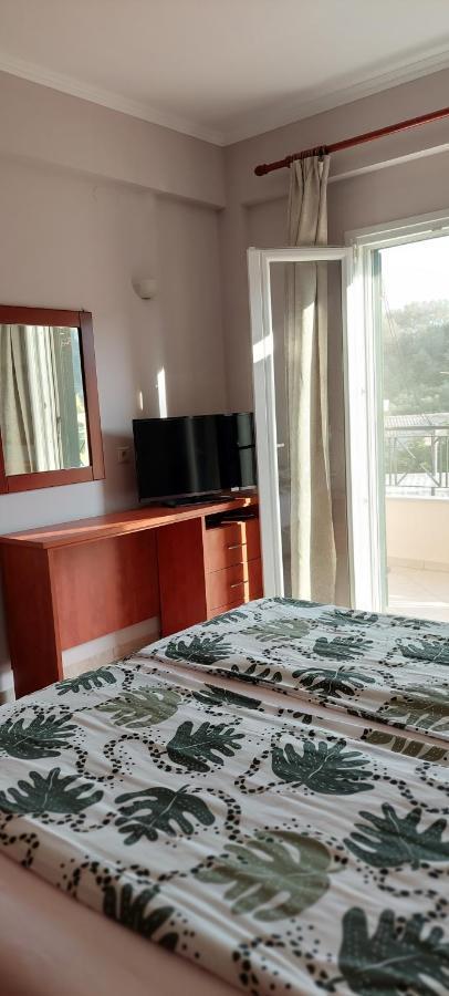 Athena Apartments Vitalades Bagian luar foto