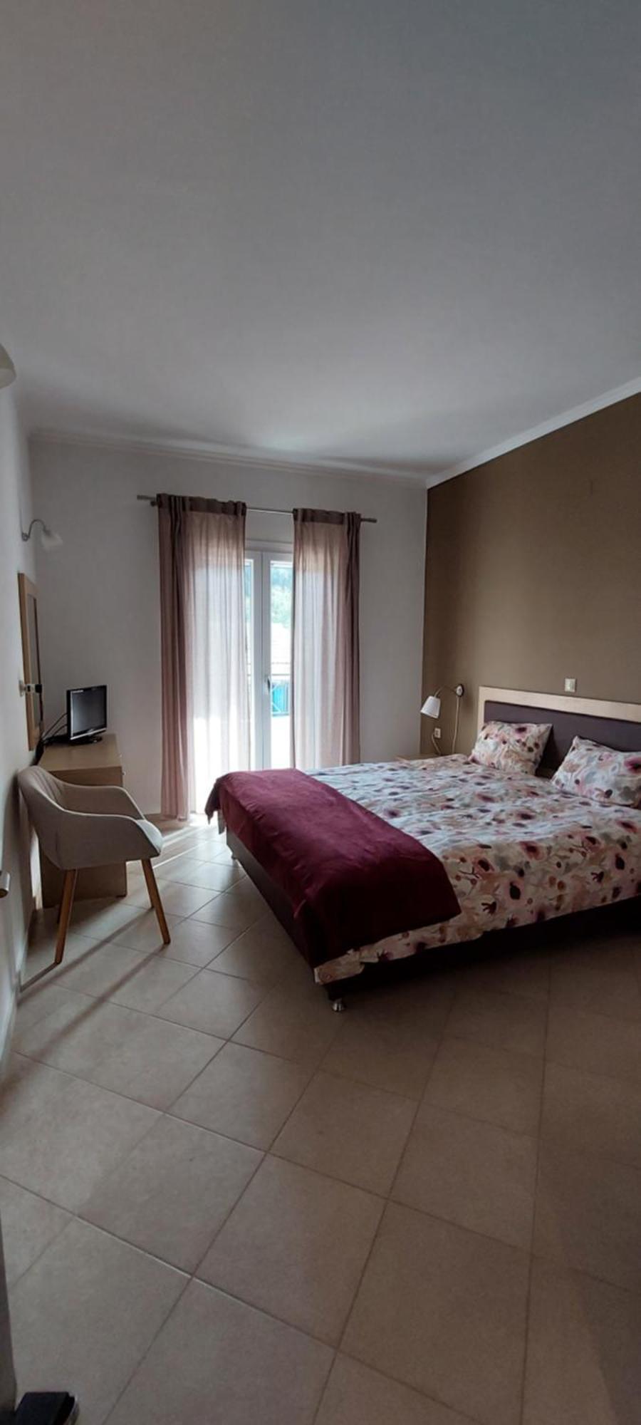 Athena Apartments Vitalades Bagian luar foto